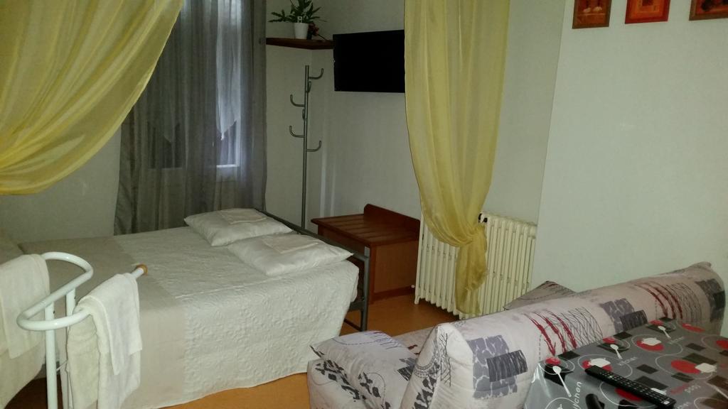 Hotel Des Touristes Пиерфит-Нестала Екстериор снимка