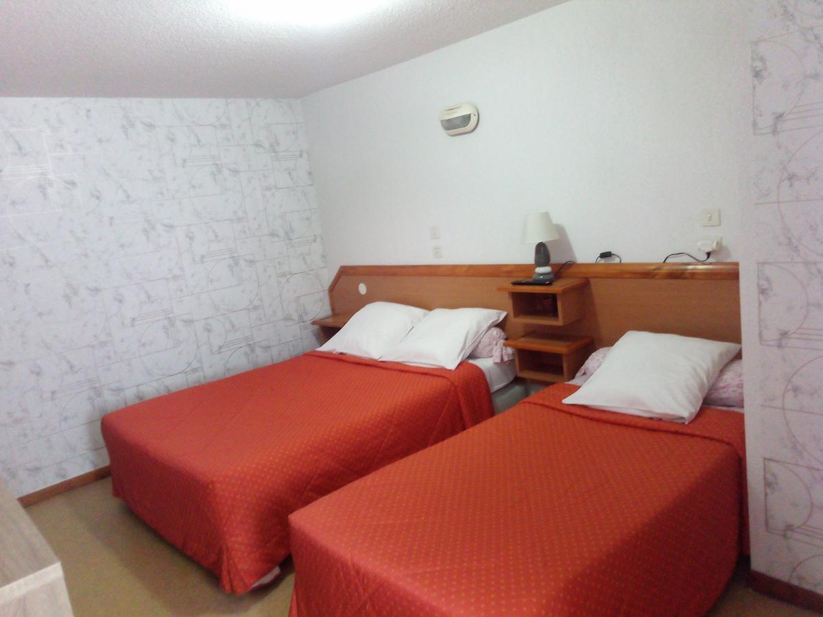 Hotel Des Touristes Пиерфит-Нестала Екстериор снимка