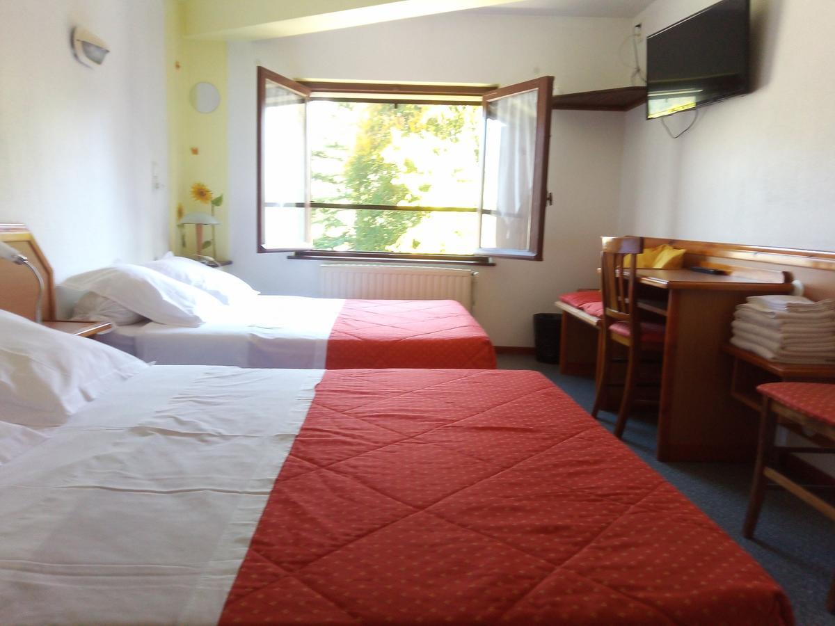 Hotel Des Touristes Пиерфит-Нестала Екстериор снимка